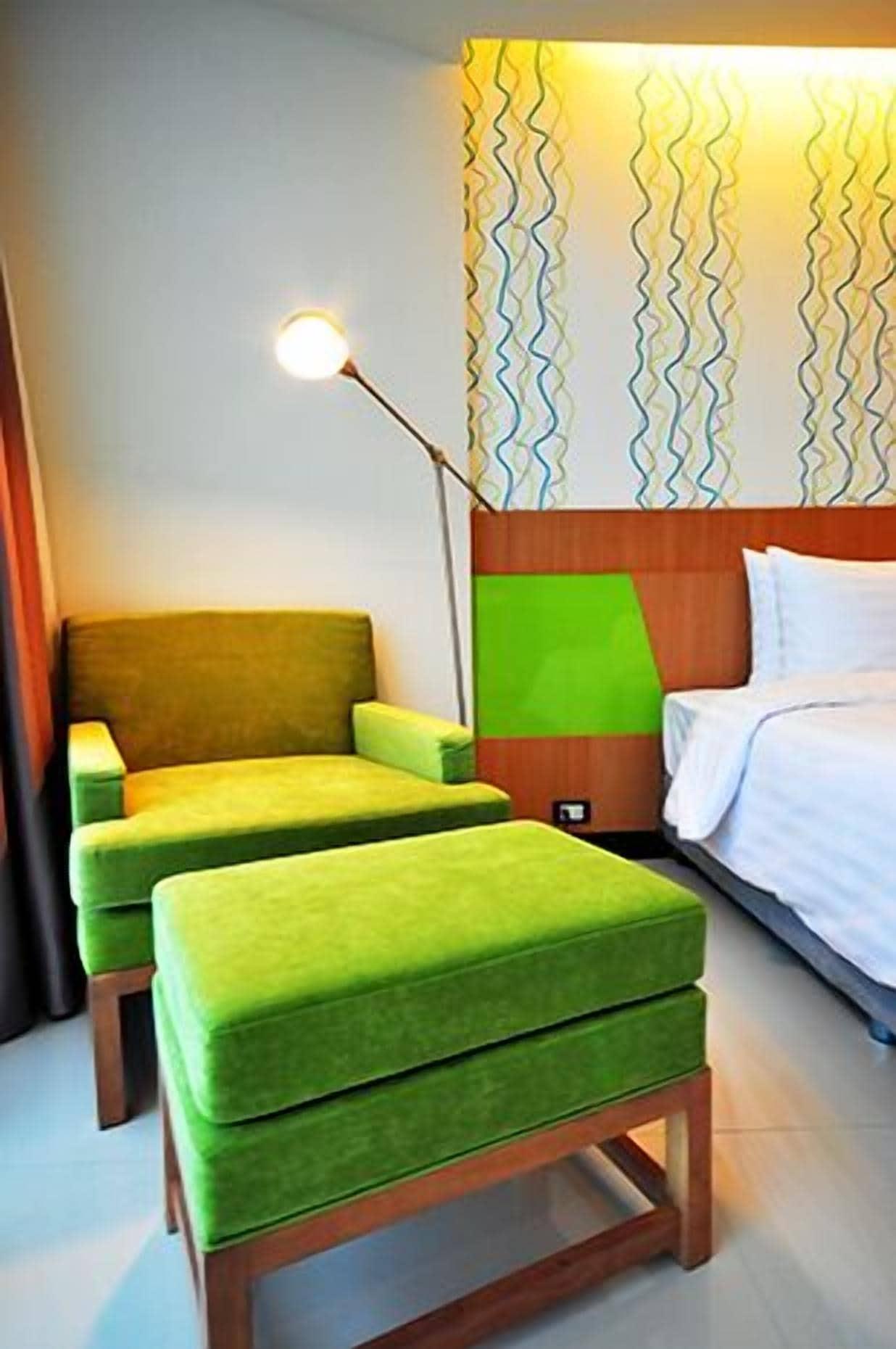 42C The Chic Hotel Накхонсаван Экстерьер фото