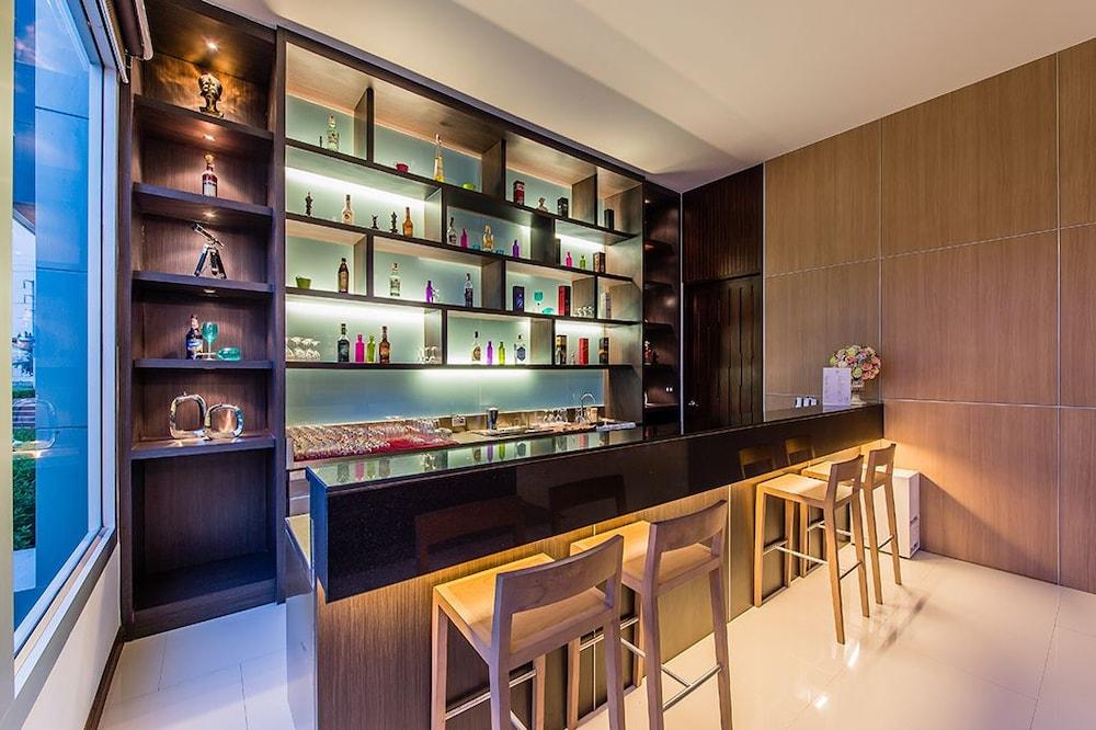 42C The Chic Hotel Накхонсаван Экстерьер фото