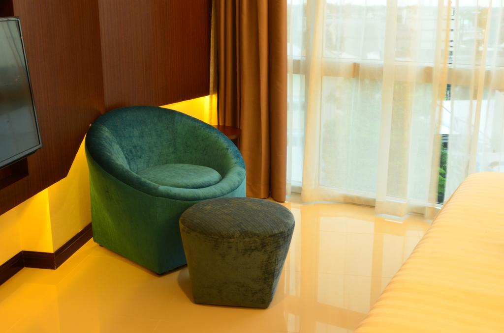 42C The Chic Hotel Накхонсаван Экстерьер фото