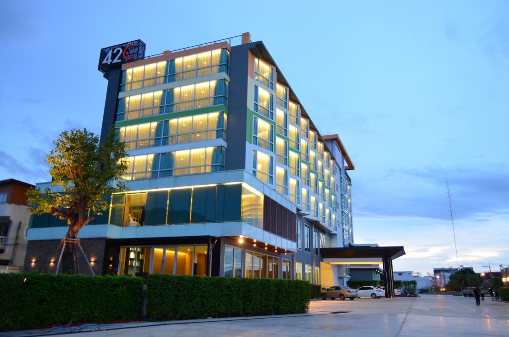 42C The Chic Hotel Накхонсаван Экстерьер фото