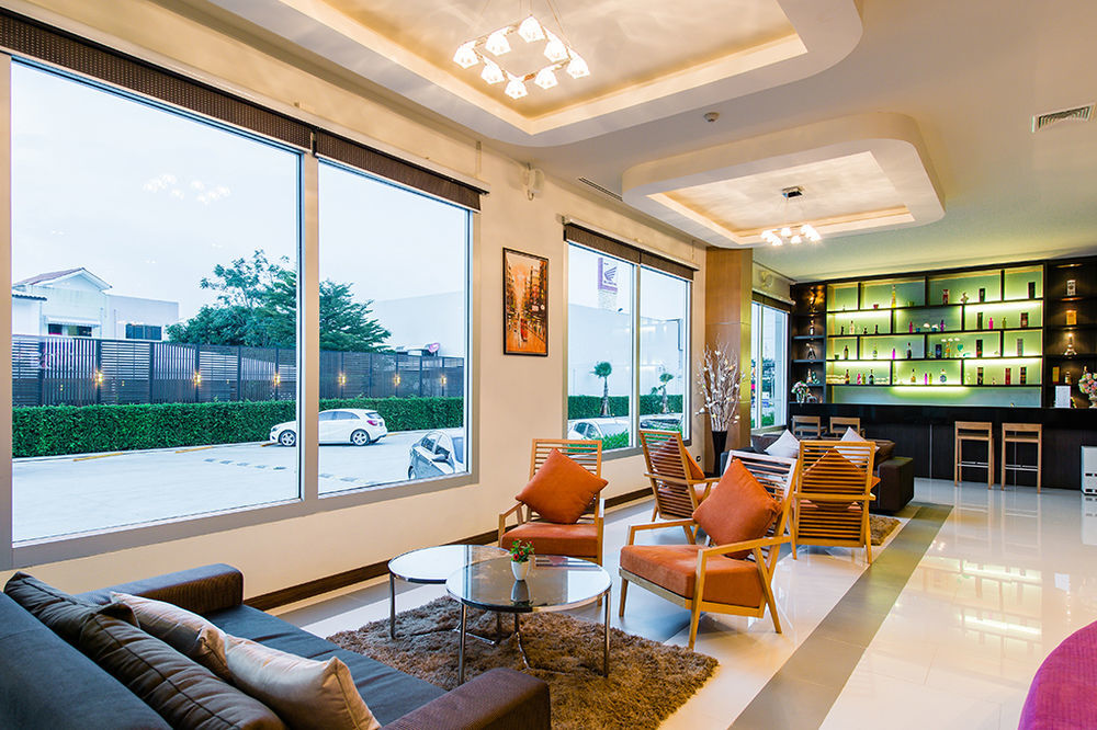 42C The Chic Hotel Накхонсаван Экстерьер фото