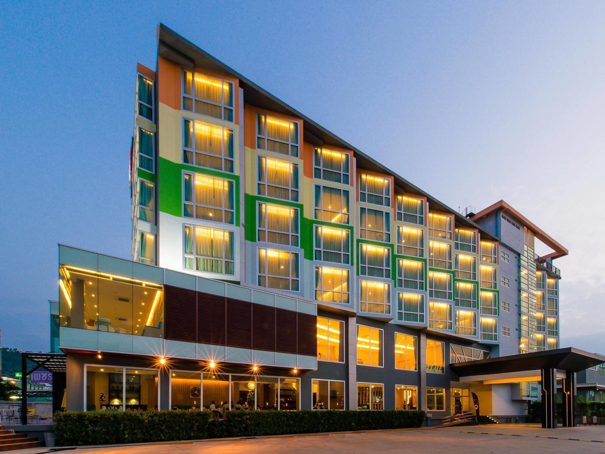 42C The Chic Hotel Накхонсаван Экстерьер фото
