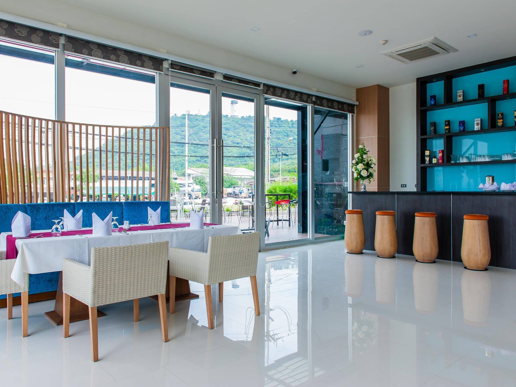 42C The Chic Hotel Накхонсаван Экстерьер фото