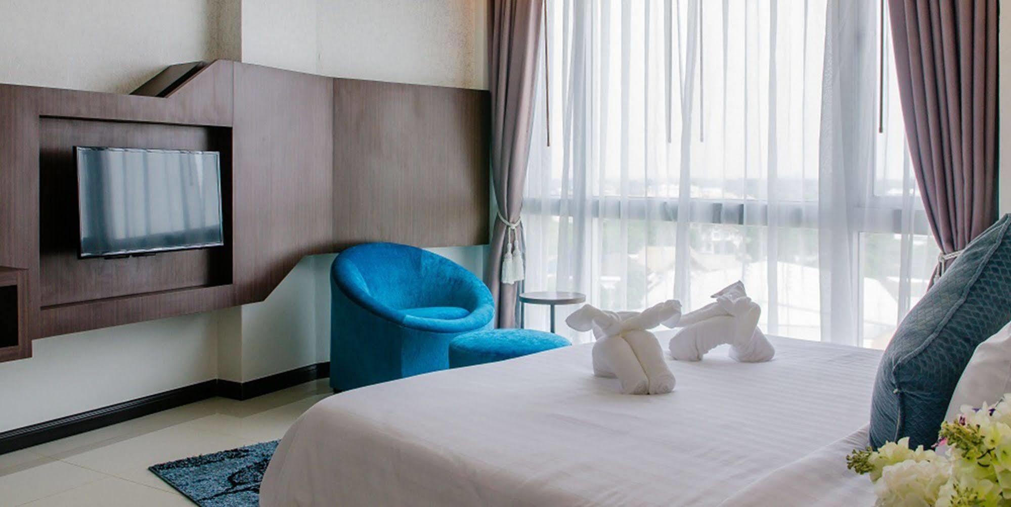 42C The Chic Hotel Накхонсаван Экстерьер фото