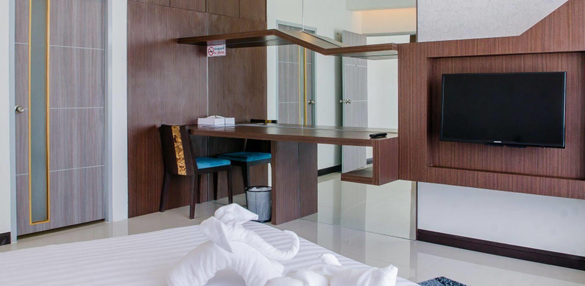 42C The Chic Hotel Накхонсаван Экстерьер фото